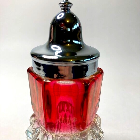 Vintage Indiana Glass Diamond Point Ruby Red Salt And Pepper Shakers - Picture 5 of 10